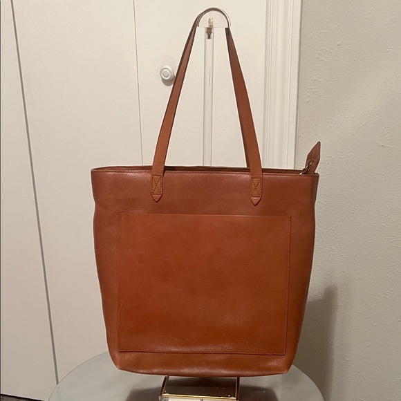 Madewell Handbags - Madewell Tan Leather Medium Transfer Tote Bag in English Saddle